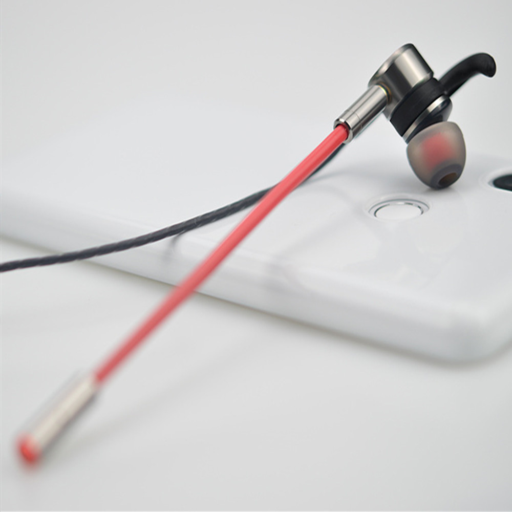 3.5MM Md20 E-Sports Voice In-Ear Game Headset Mobile Game Dual Microphone- Red 3.5MM Md20 E-Sports Voice In-Ear Game Headset Mobile Game Dual Microphone- Red